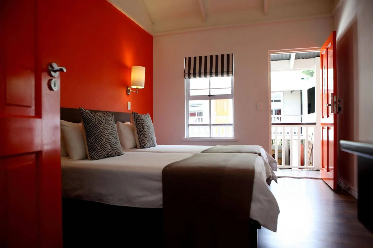 Never at Home Green Point - Hostel