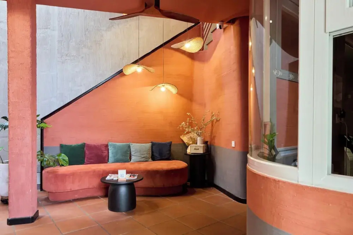 Kin Wander Tan Phong, The Moonage