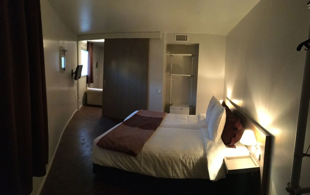 Standing Hotel Suites