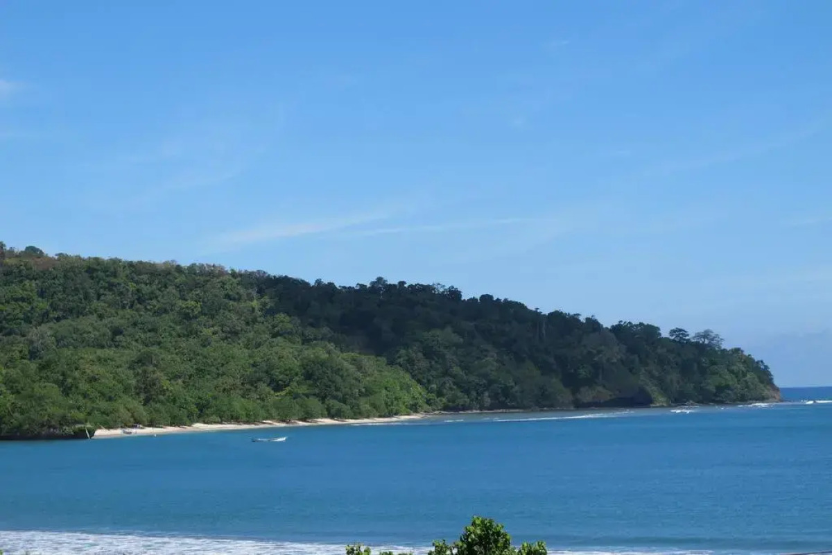 Surya Kencana Seaside Hotel