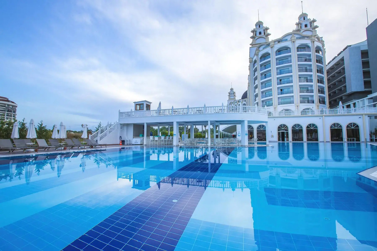 J'adore Deluxe Hotel & Spa