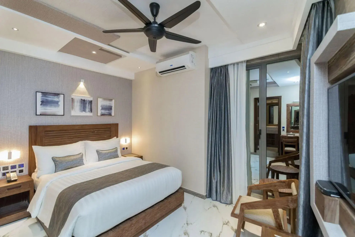 Отель Samann Grand