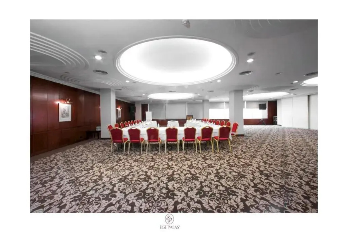 Ege Palas Business Hotel