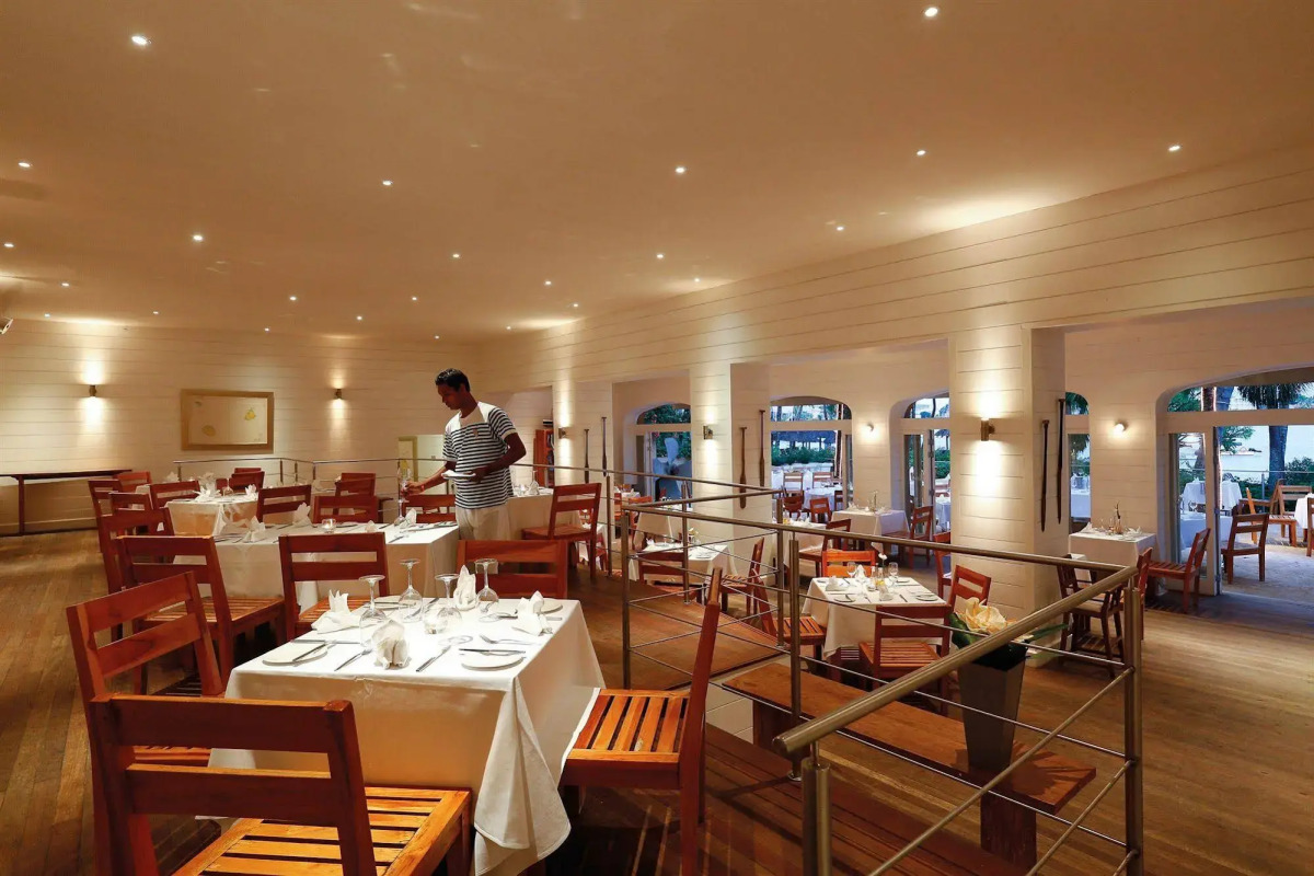 Mauricia Beachcomber Resort & Spa