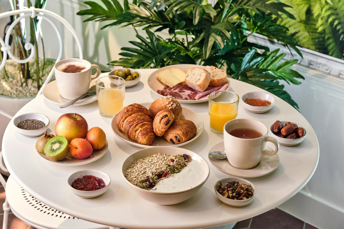 Posy Hotel by Happyculture