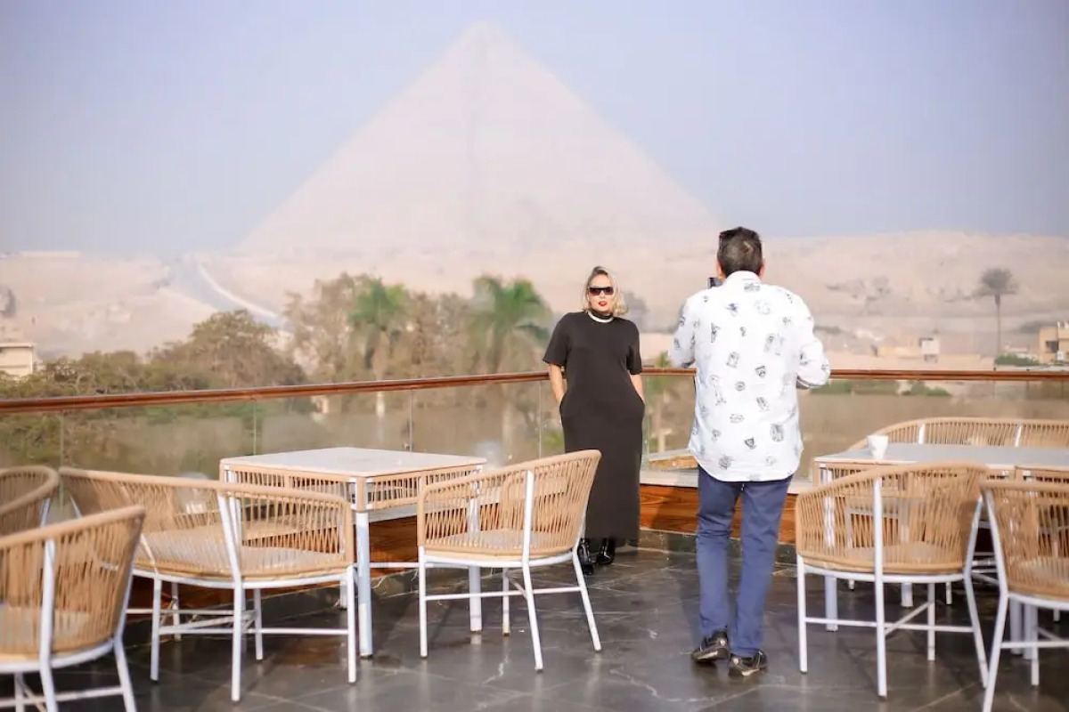 Shadow Pyramids View INN