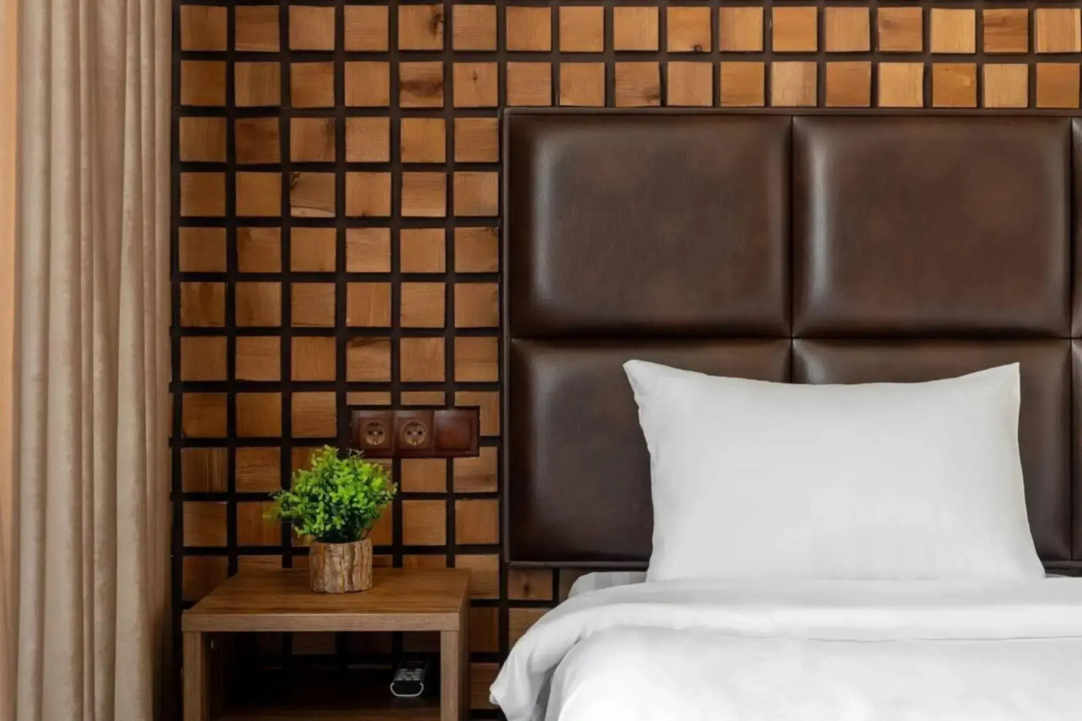 Апартаменты в отеле Red Wood (Ред Вуд)