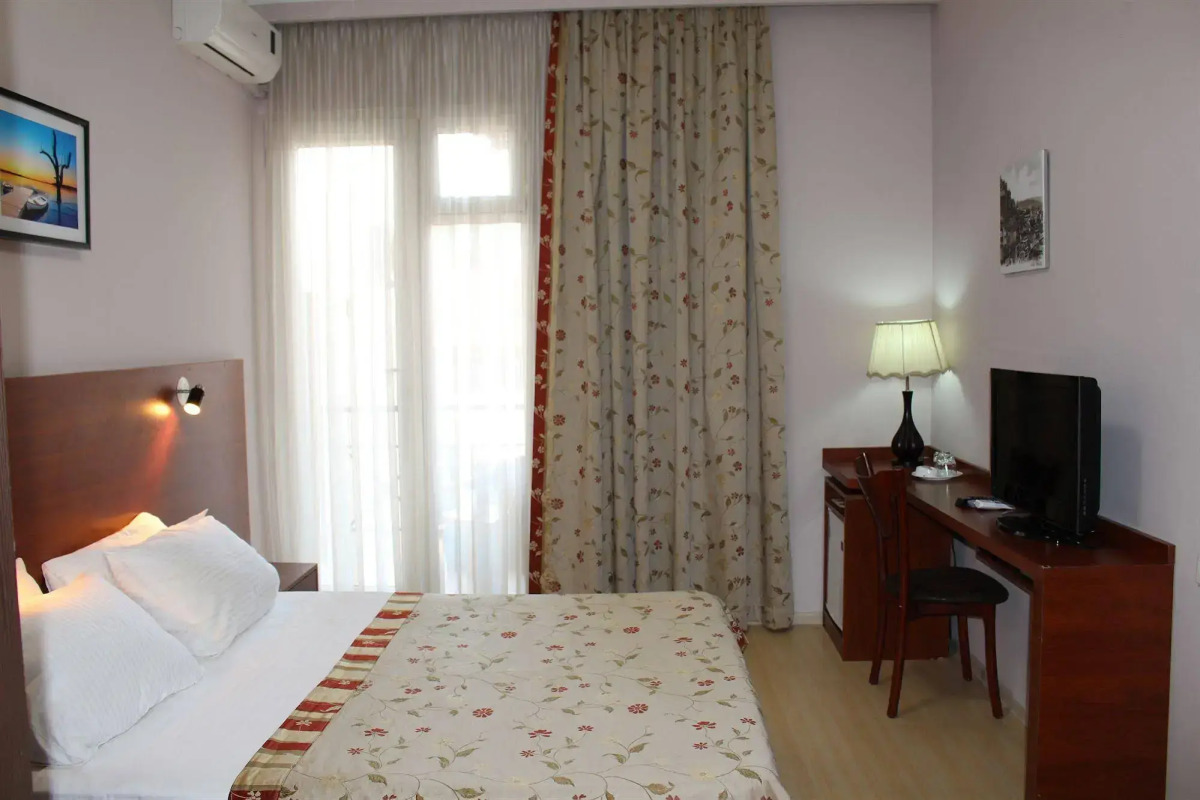 Армази Палас