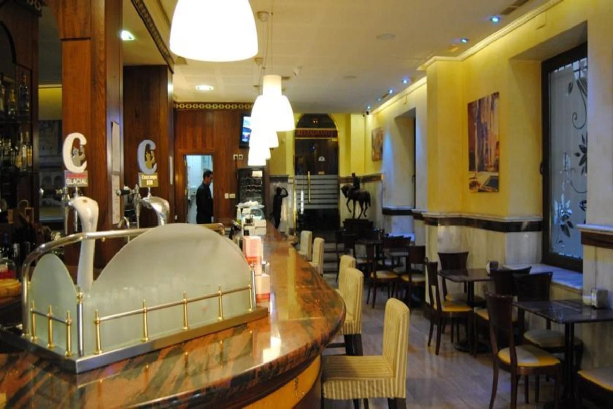 Отель Reina Cristina