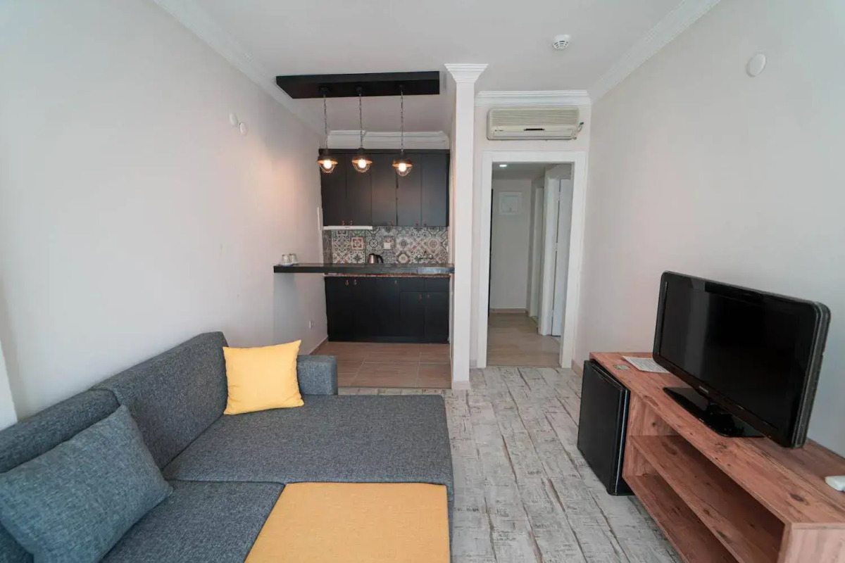 Voswos Garage Coffee & Hotel