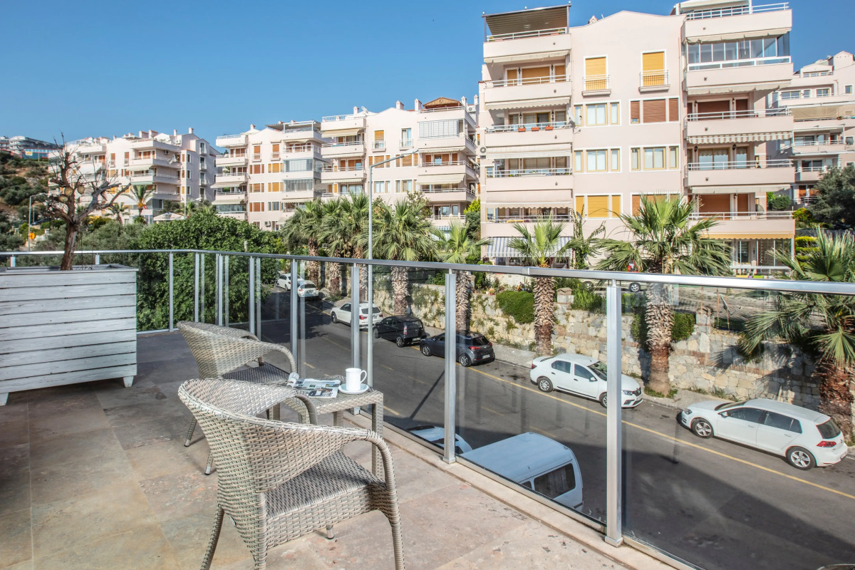 Charisma De Luxe Hotel