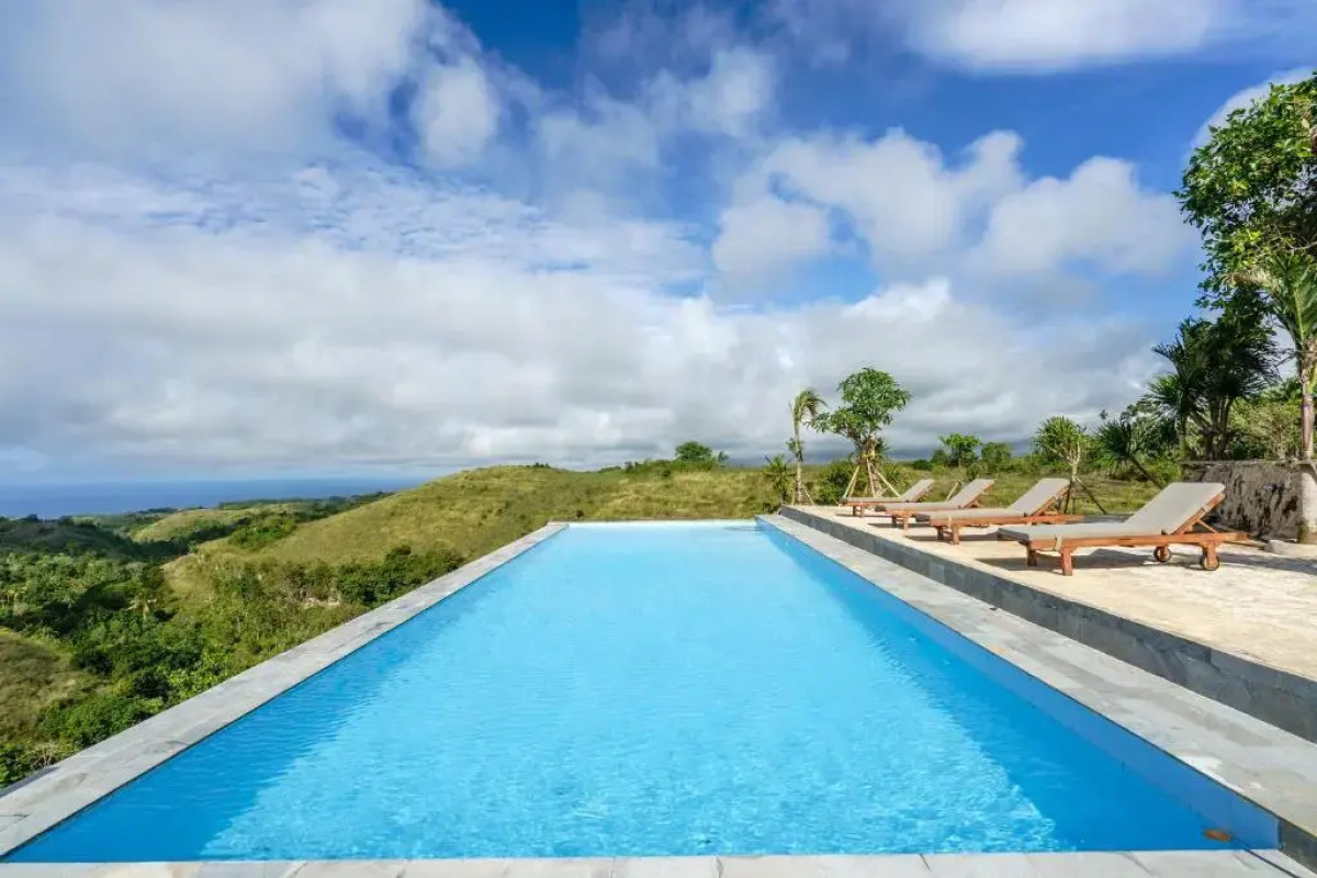 Pini Sentana Village