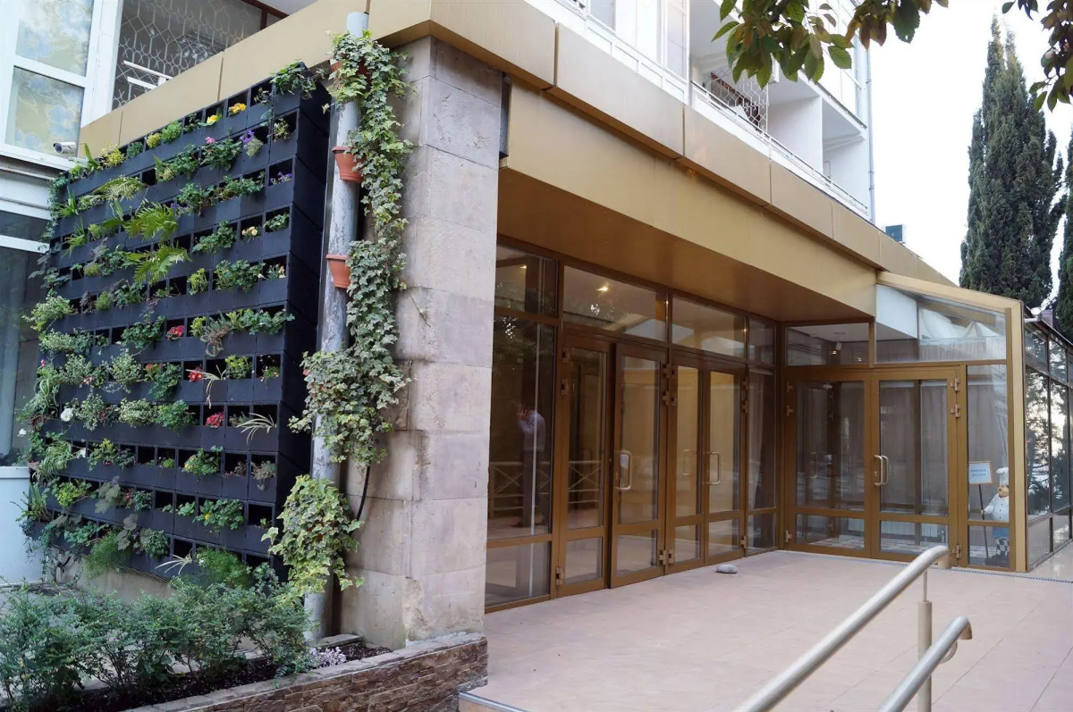 Отель Суббота