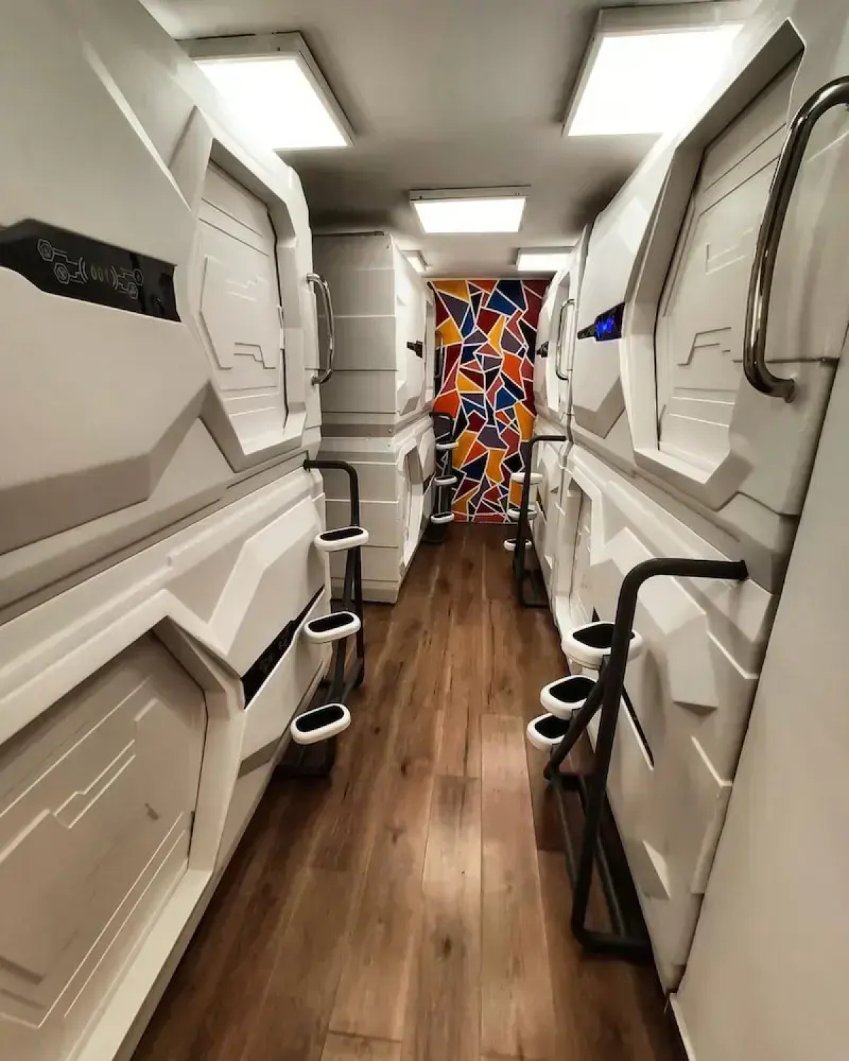 Capsule & Dormitory Space-X