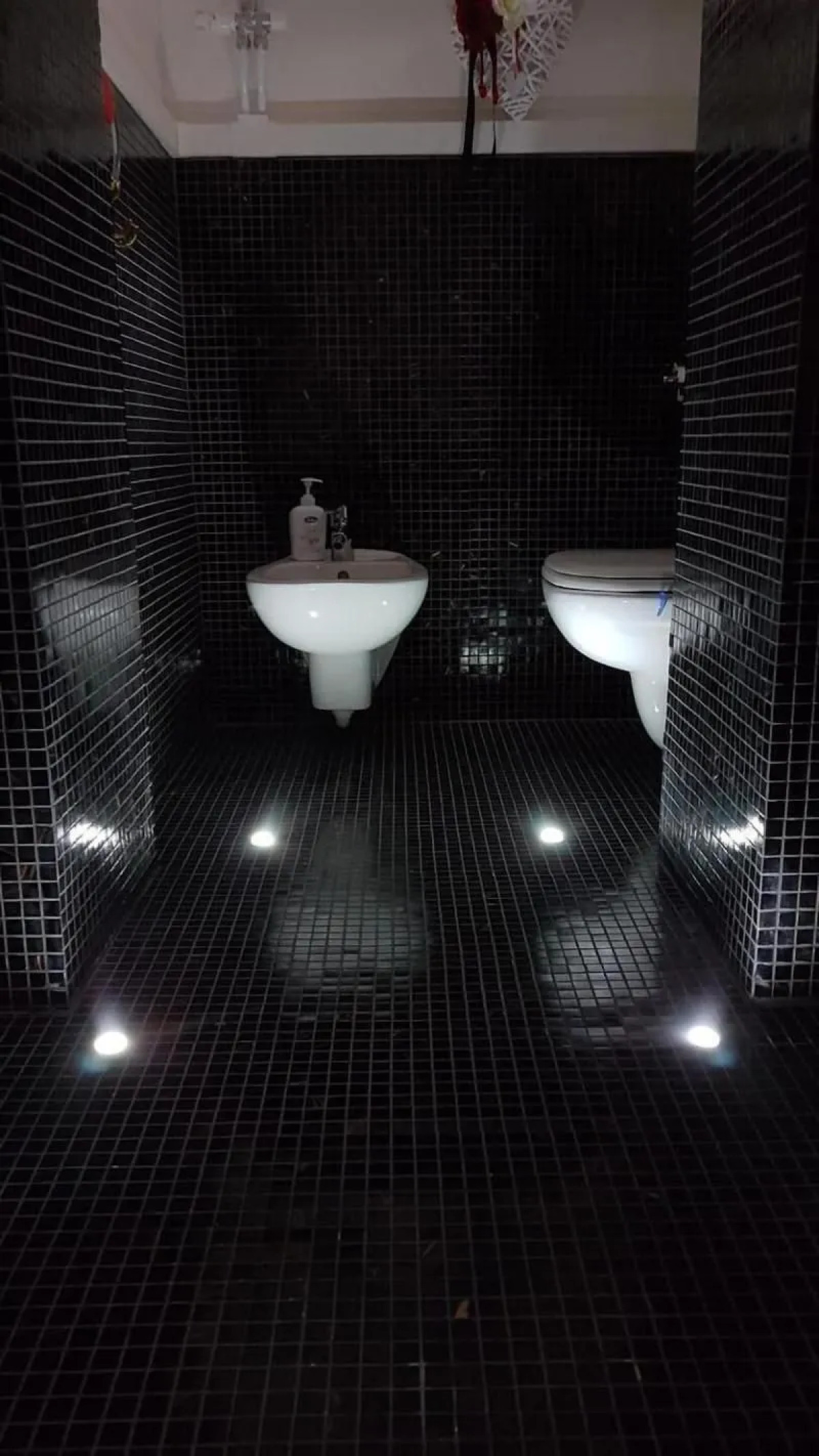 Abbraccio di Romeo e Giulietta