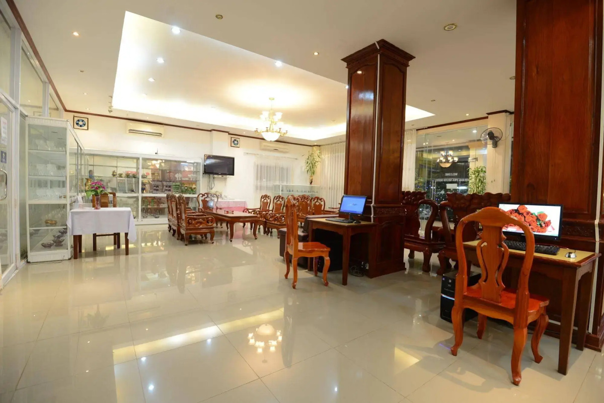 Douangpraseuth Hotel