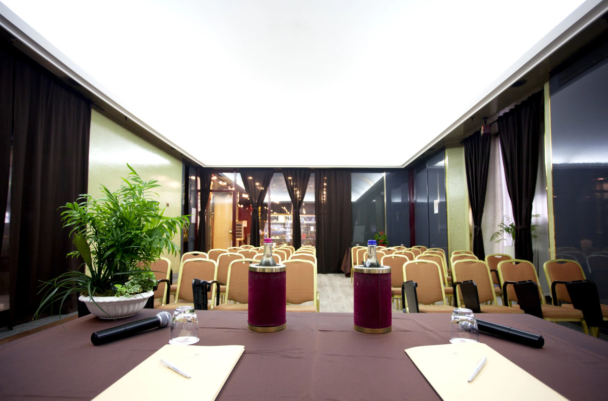 Отель Diplomatic