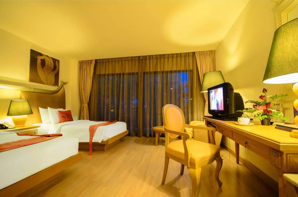 The StandardX Bangkok Phra Arthit