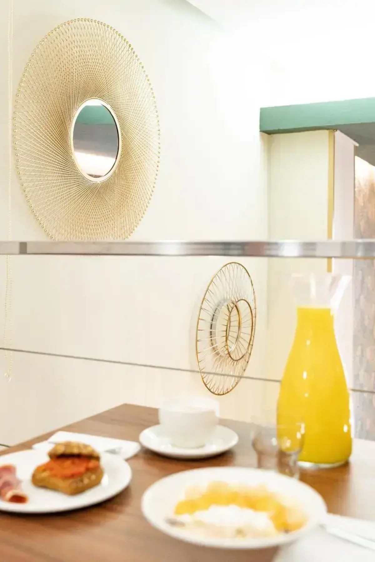 Sweet Hotel Continental