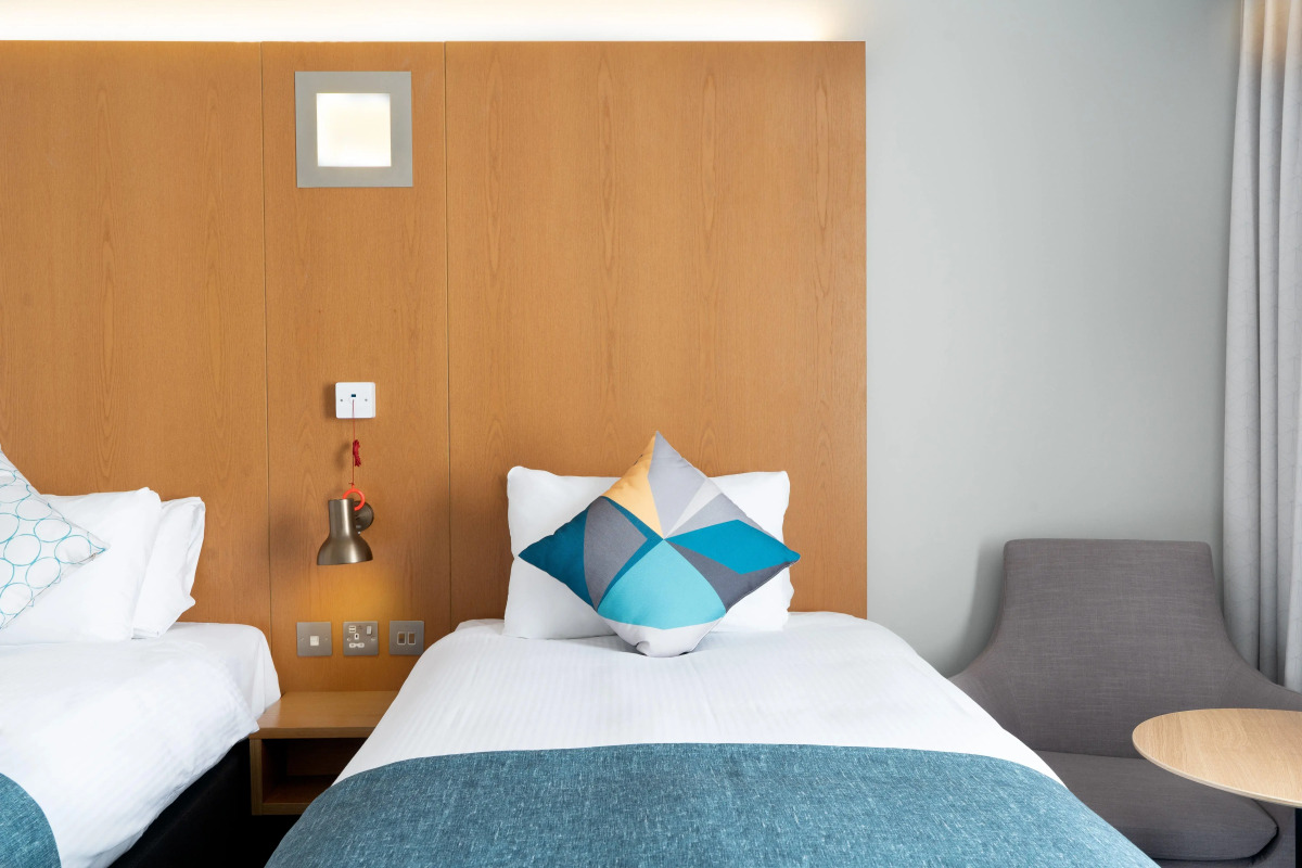 Holiday Inn London - Luton Airport by IHG