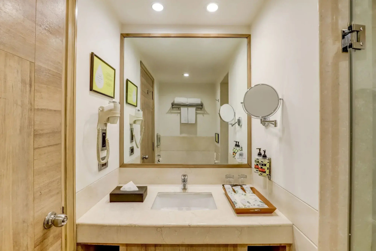 Lemon Tree Premier, Delhi Airport