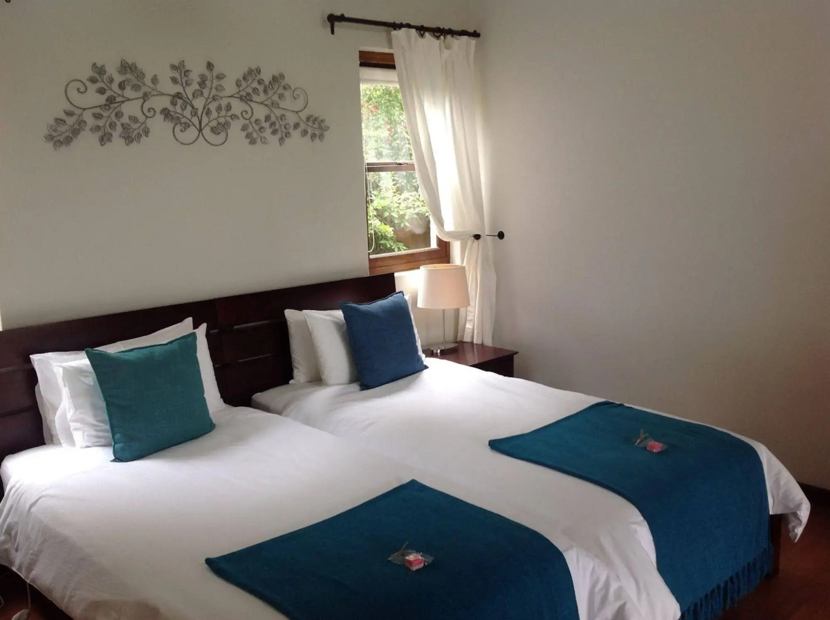 Sixteen Guest House on Main