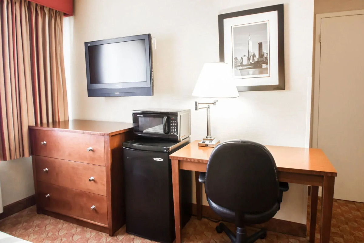 The Landing at LaGuardia