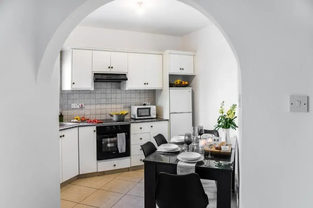 Artemis Cynthia Complex