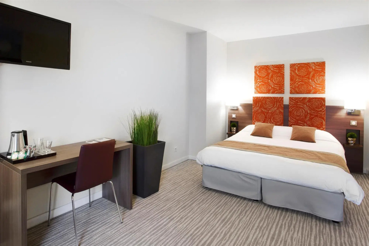 Kyriad Chambery Centre Curial