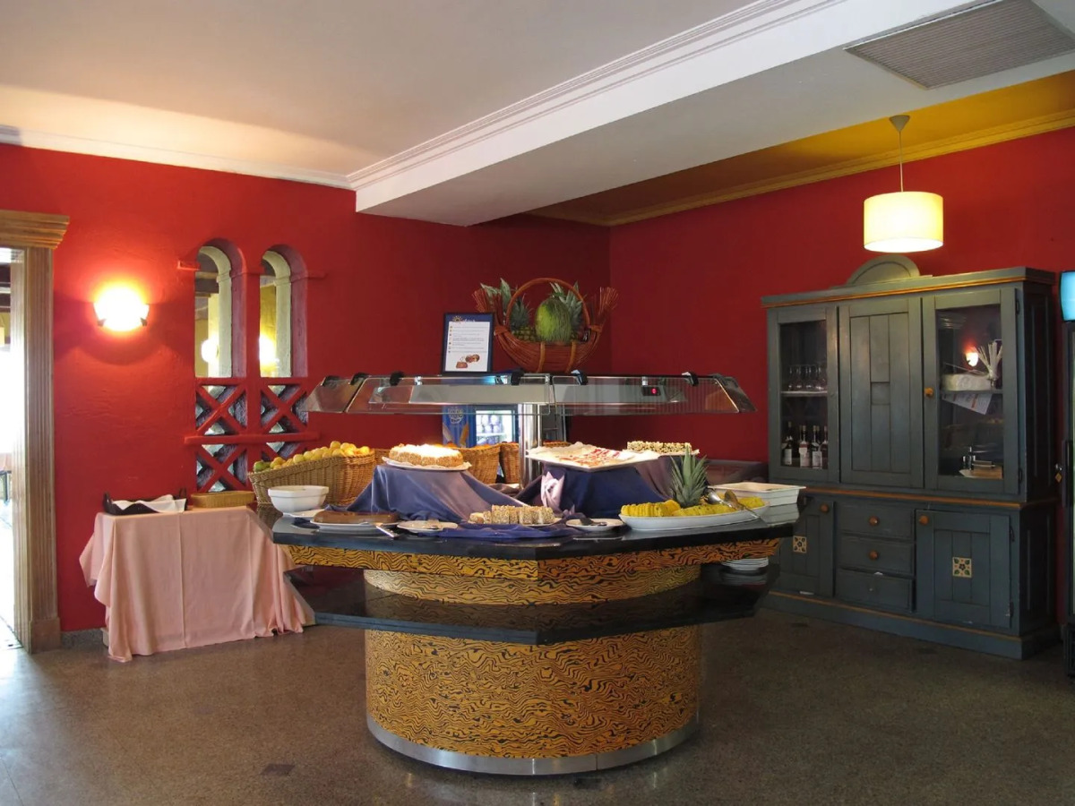 Отель 4R Gran Europe