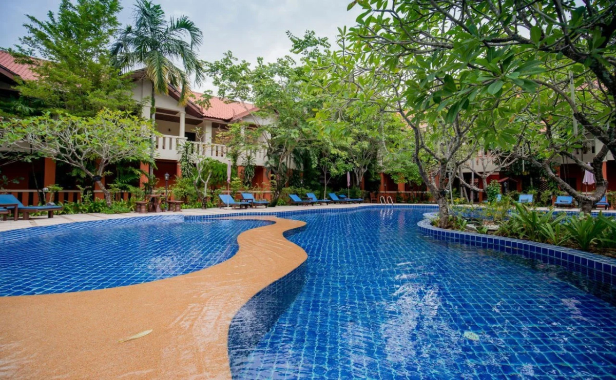Phuket Leelavadee Hua Ting Resort
