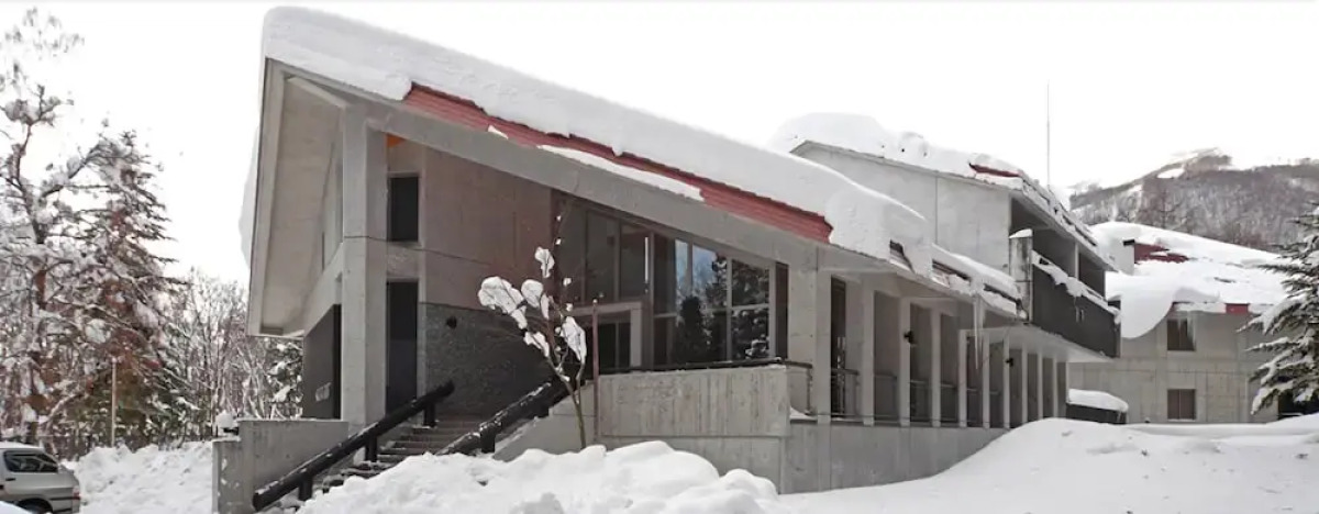 The Ridge Hotel & Apartments