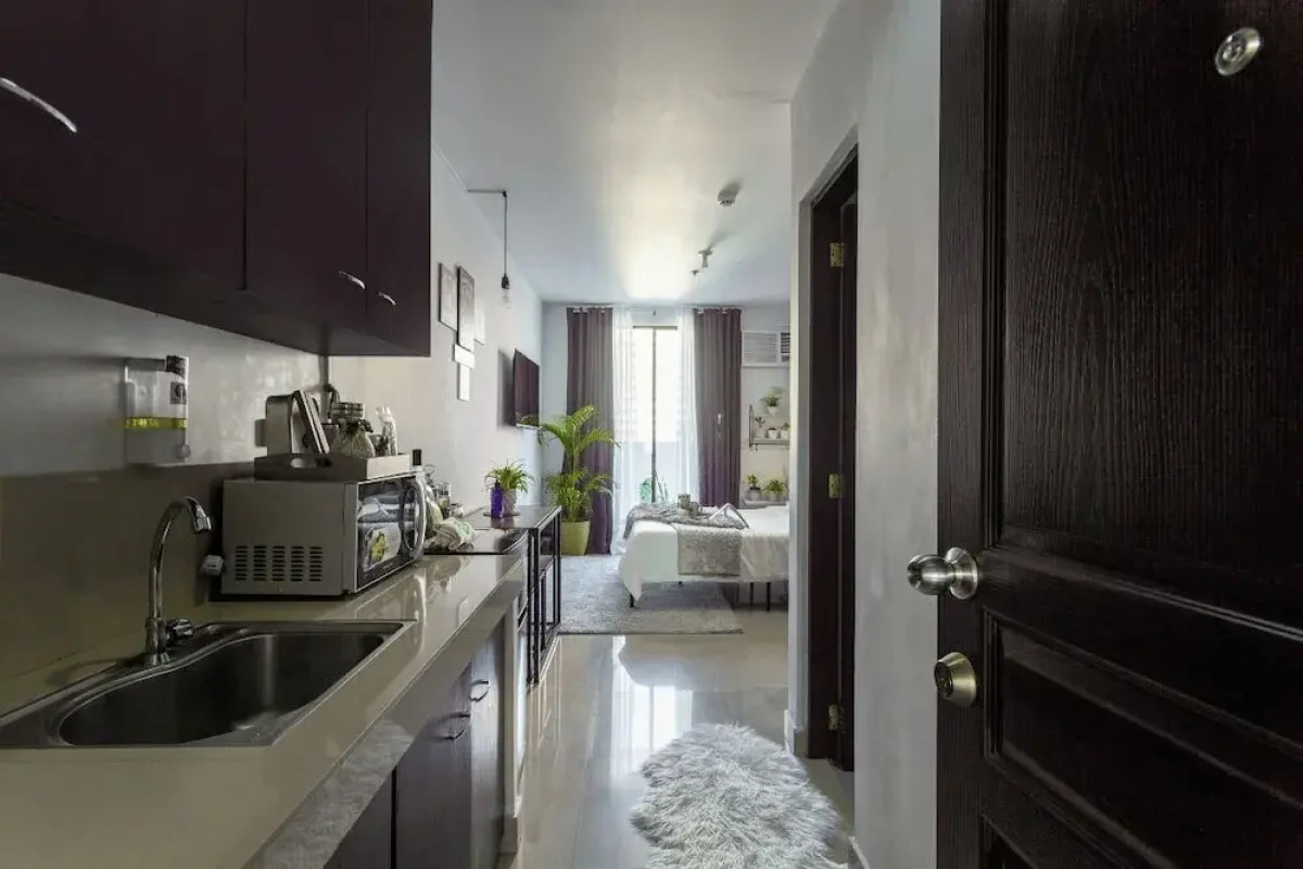 Buenbyahe Rooms  F Residences near Edsa