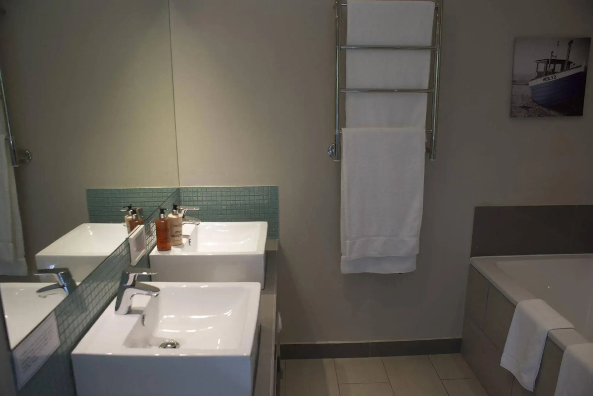 Whale Rock Luxury Lodge