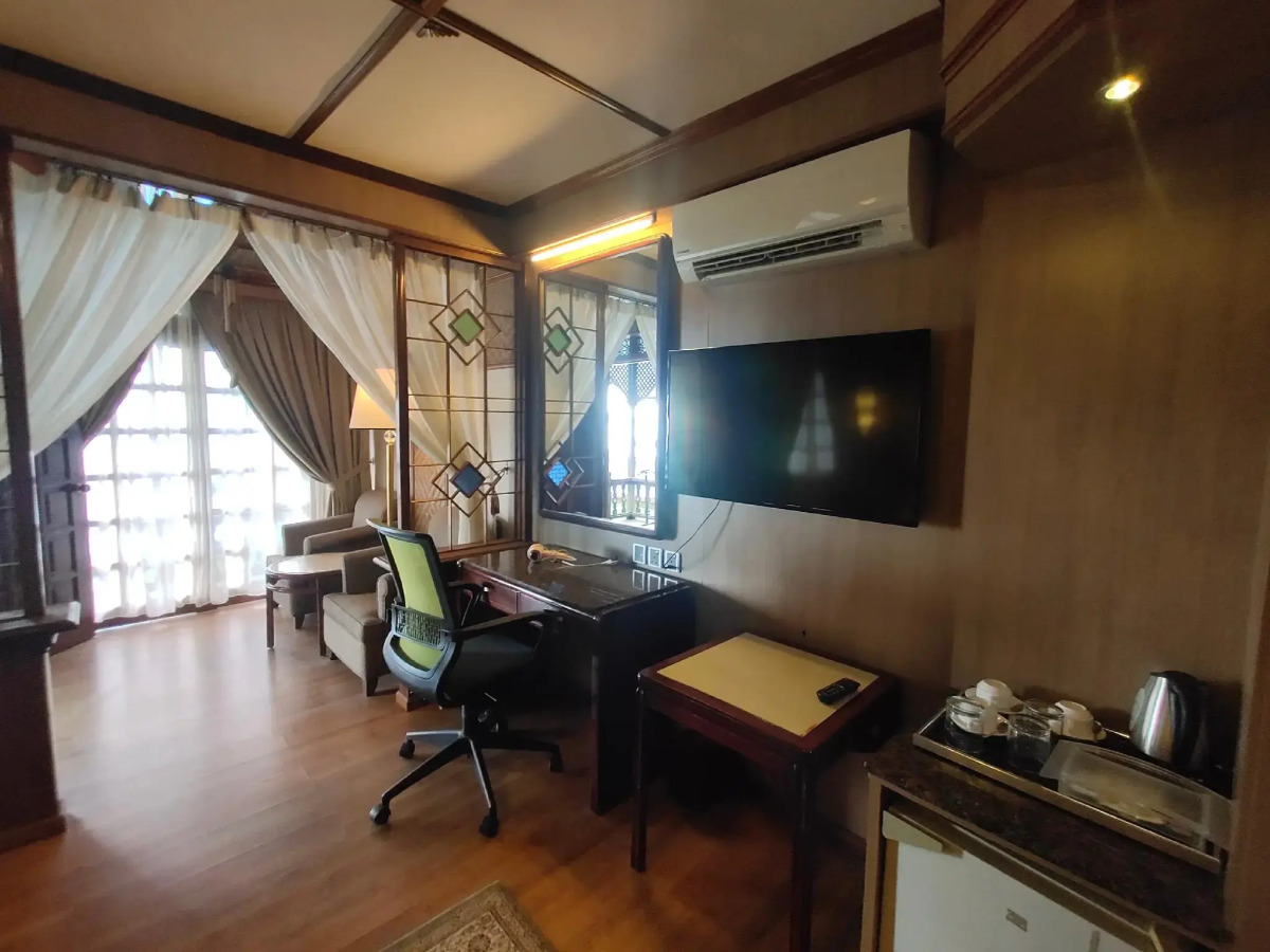 Coral View Island Resort