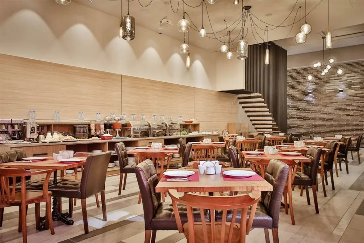 Амери Плаза