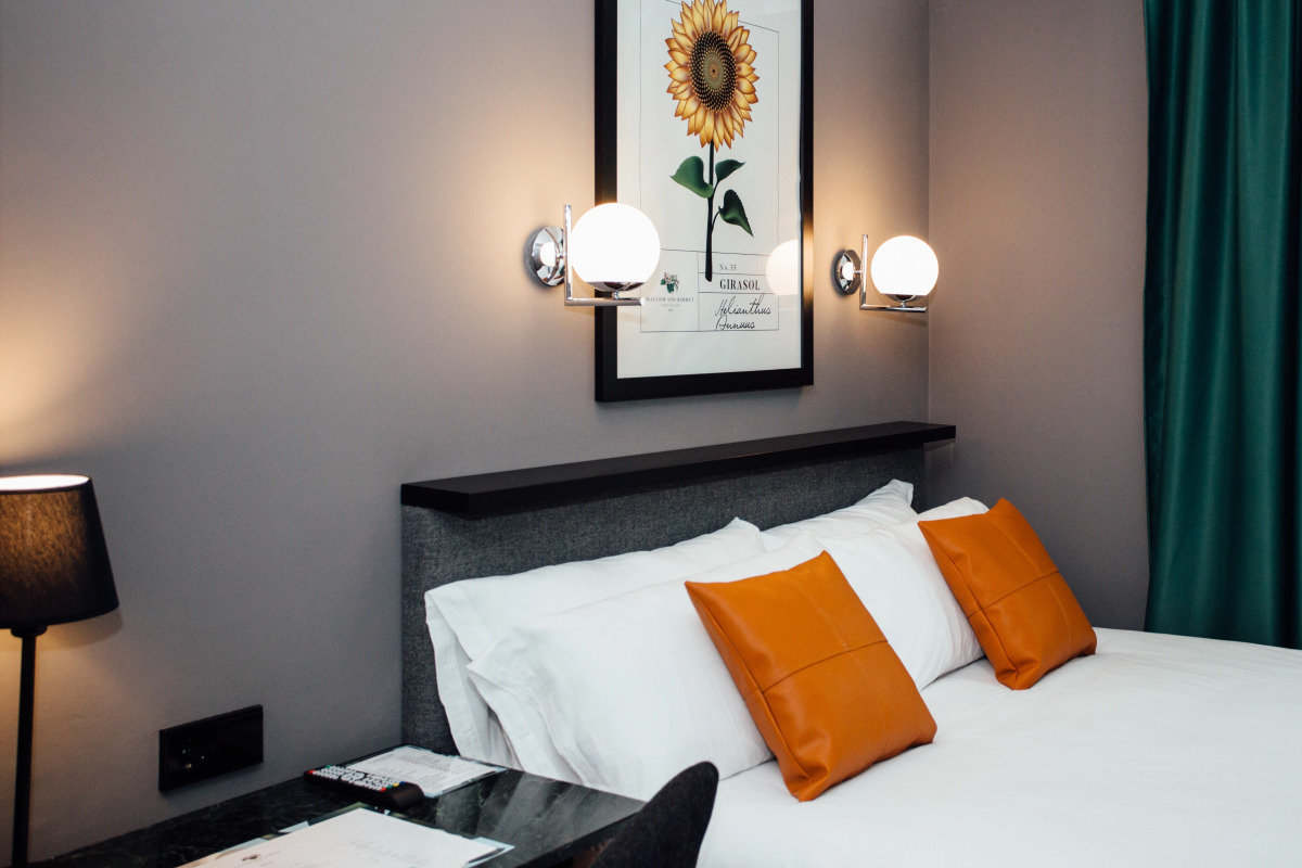 Отель Malcom and Barret