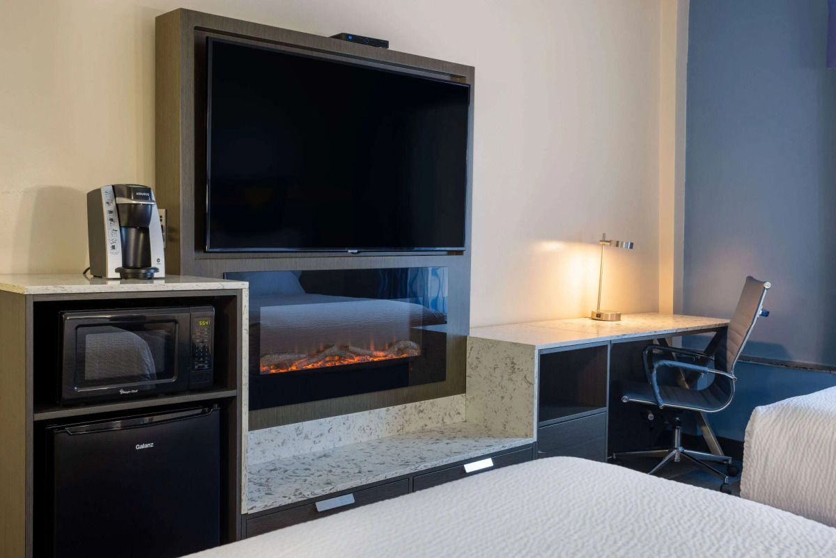 Days Hotel by Wyndham North Bergen NYC Area