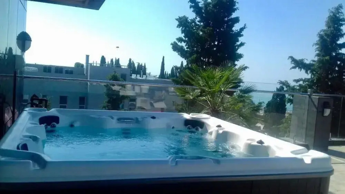 Отель Alana Royal