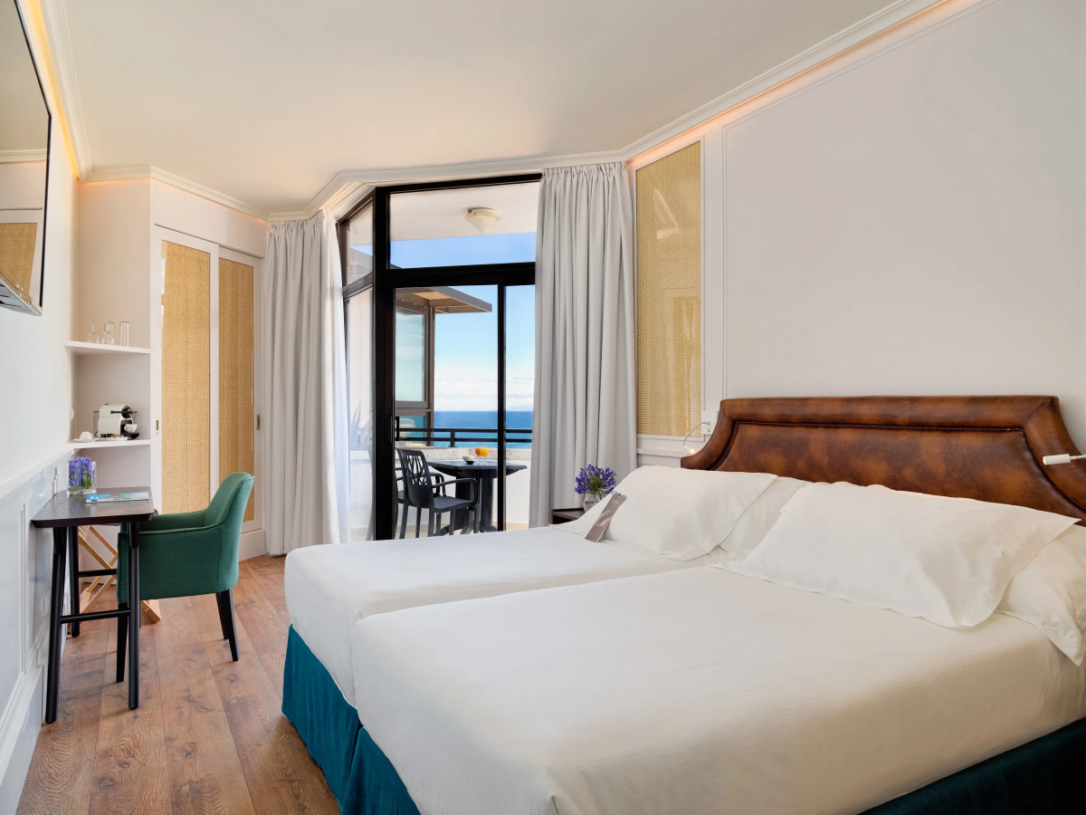 Отель H10 Conquistador