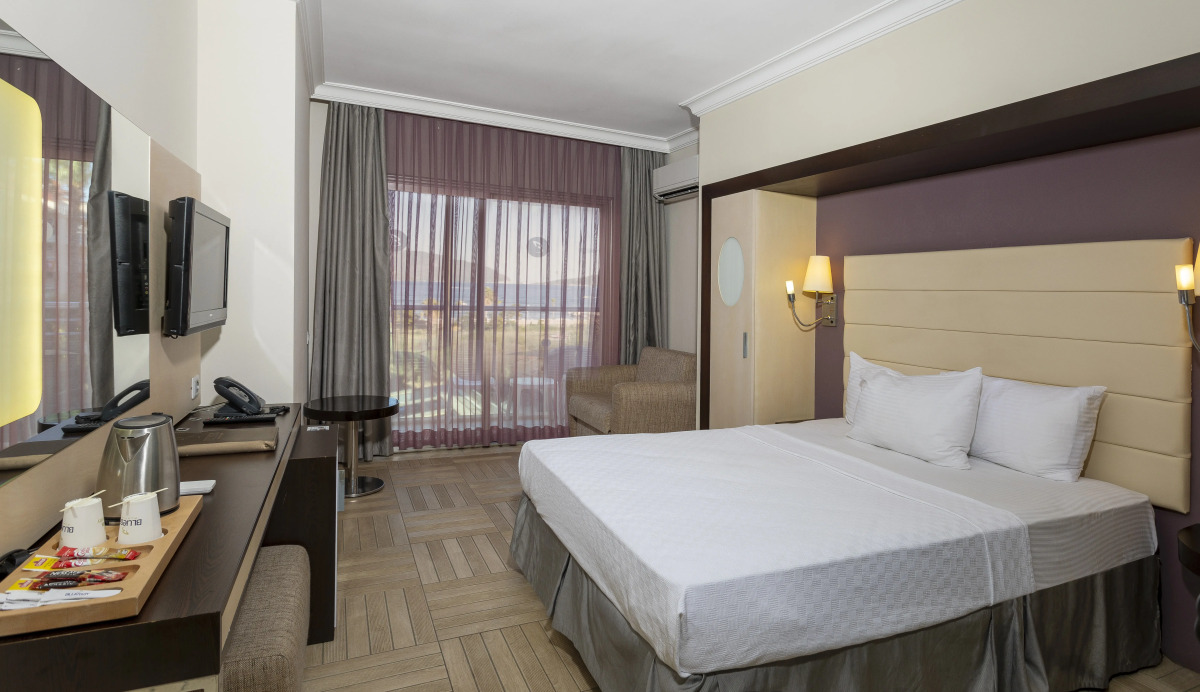 Отель Blue Bay Platinum