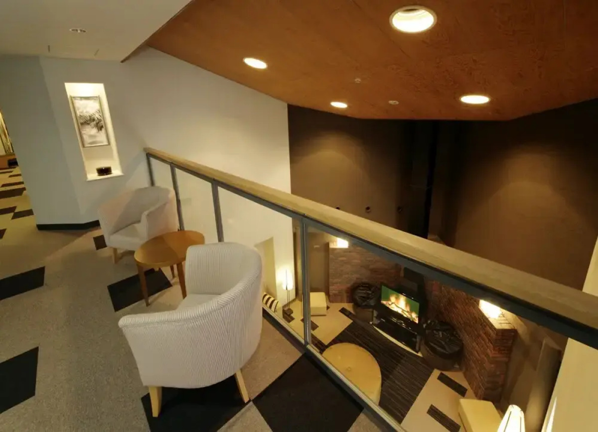 The Ridge Hotel & Apartments