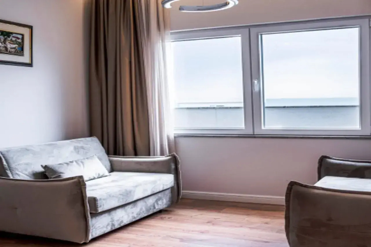 River Studios & Apartments