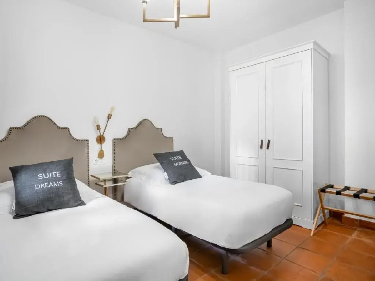 Limehome Granada Calle Sta. Ana