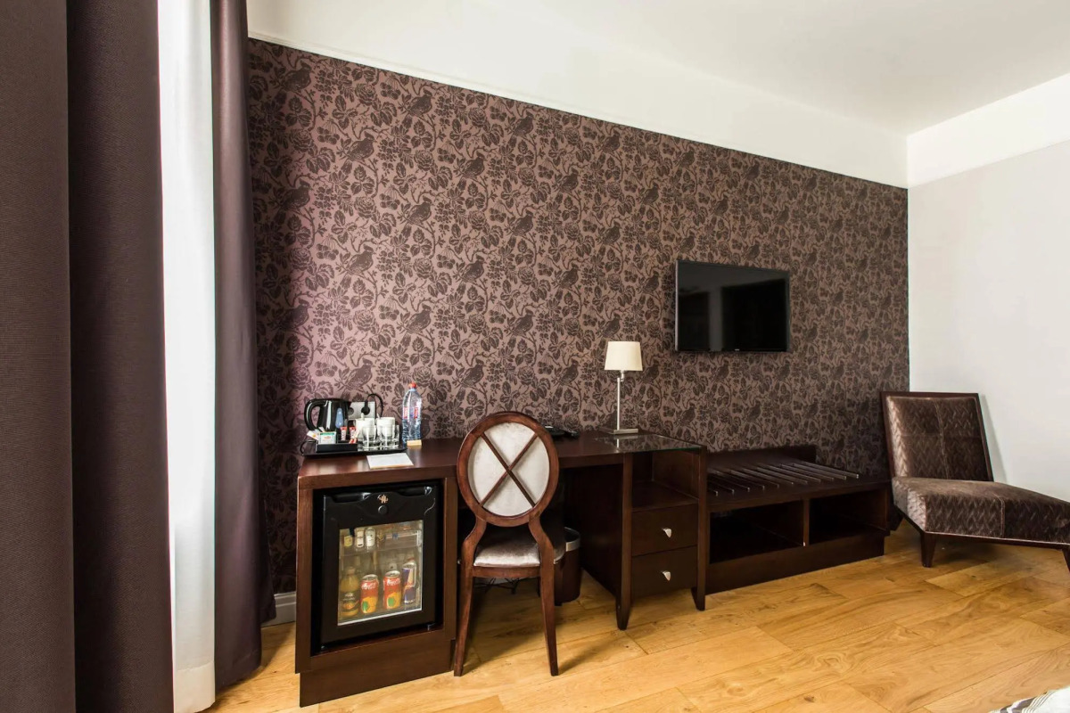 Отель Eurostars Metropole