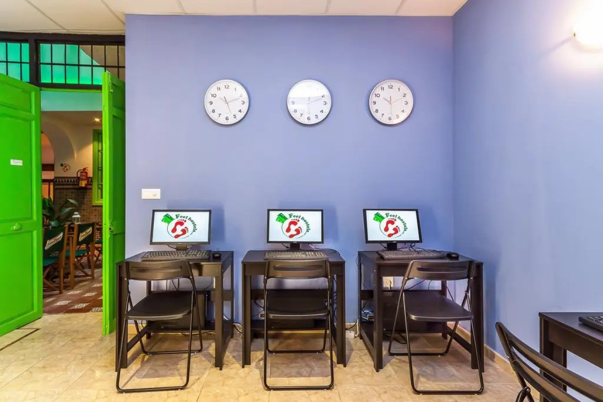 Feel Hostels City Center