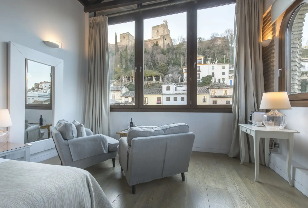 Shine Albayzín Hotel