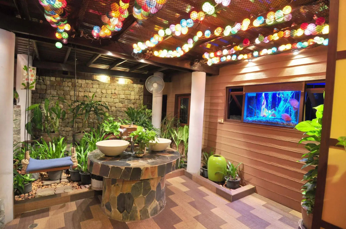 Birds and Bees Resort