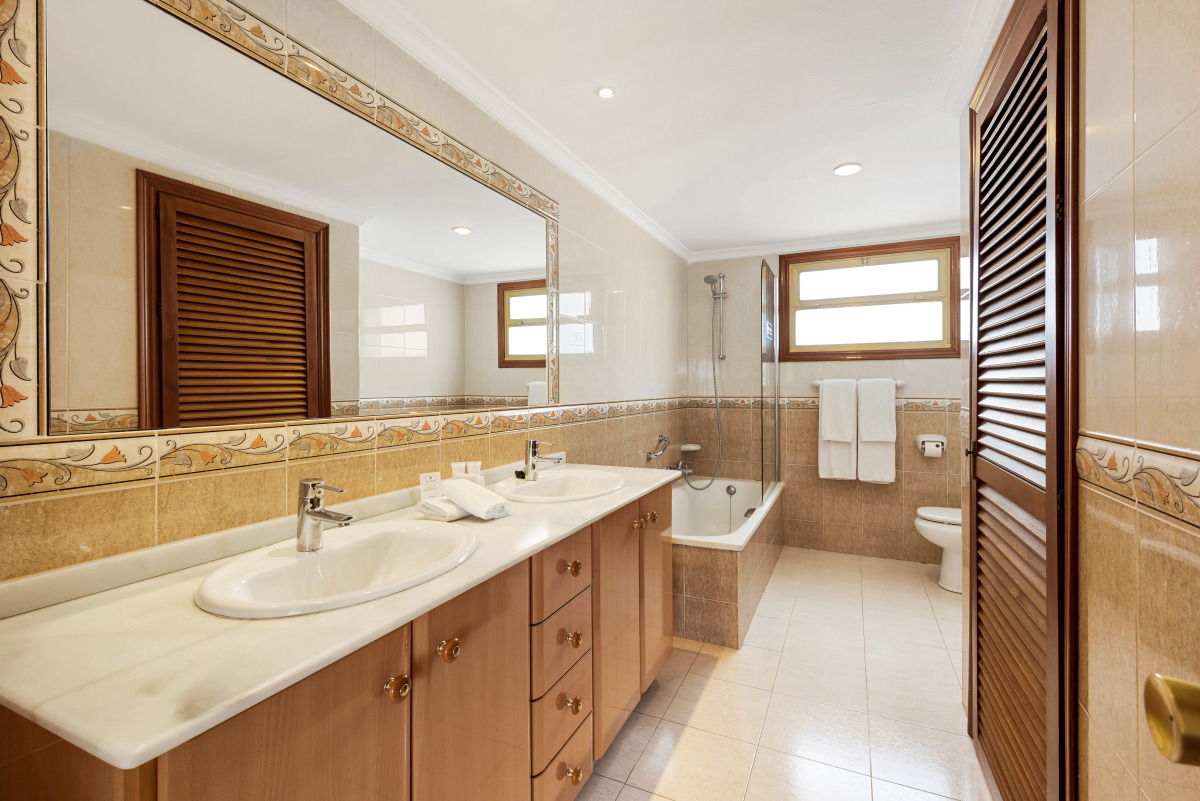 Macdonald Leila Playa Resort