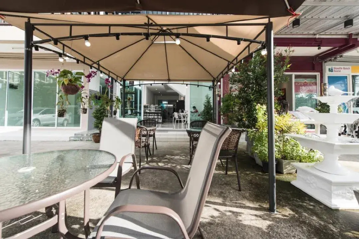 Vacation Time House by ZUZU